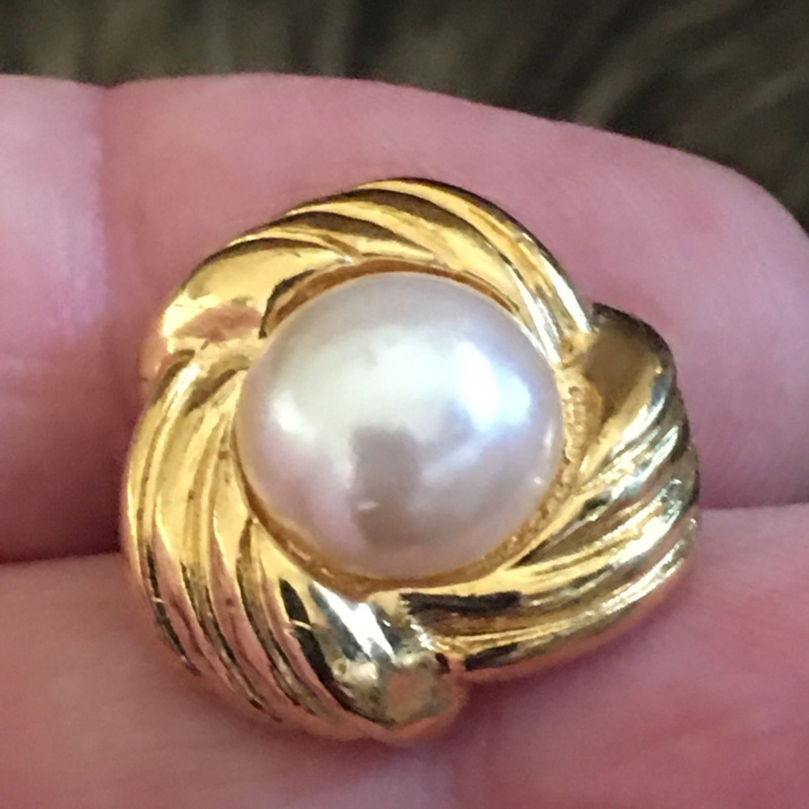 Vintage Vintage gold tone faux pearl pierced earrings Size ONE SIZE - 3 Thumbnail