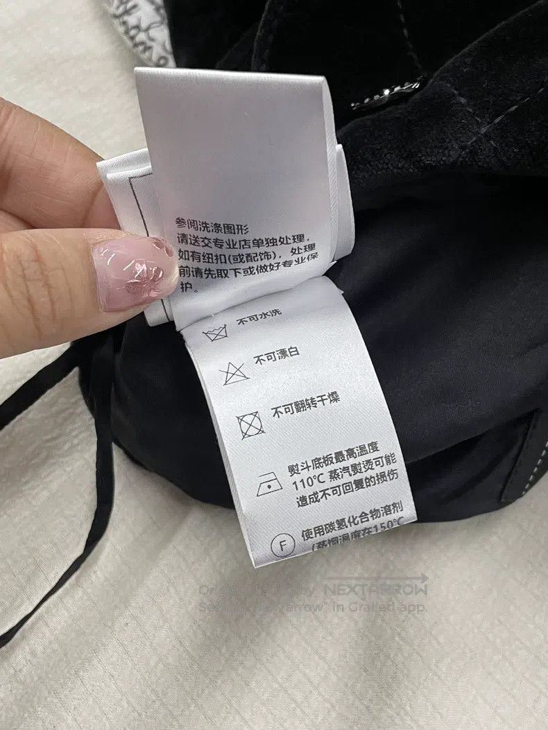 Chanel Chanel 22c black velvet stitching white silk full logo ski Size 25" / US 0 / IT 36 - 8 Thumbnail