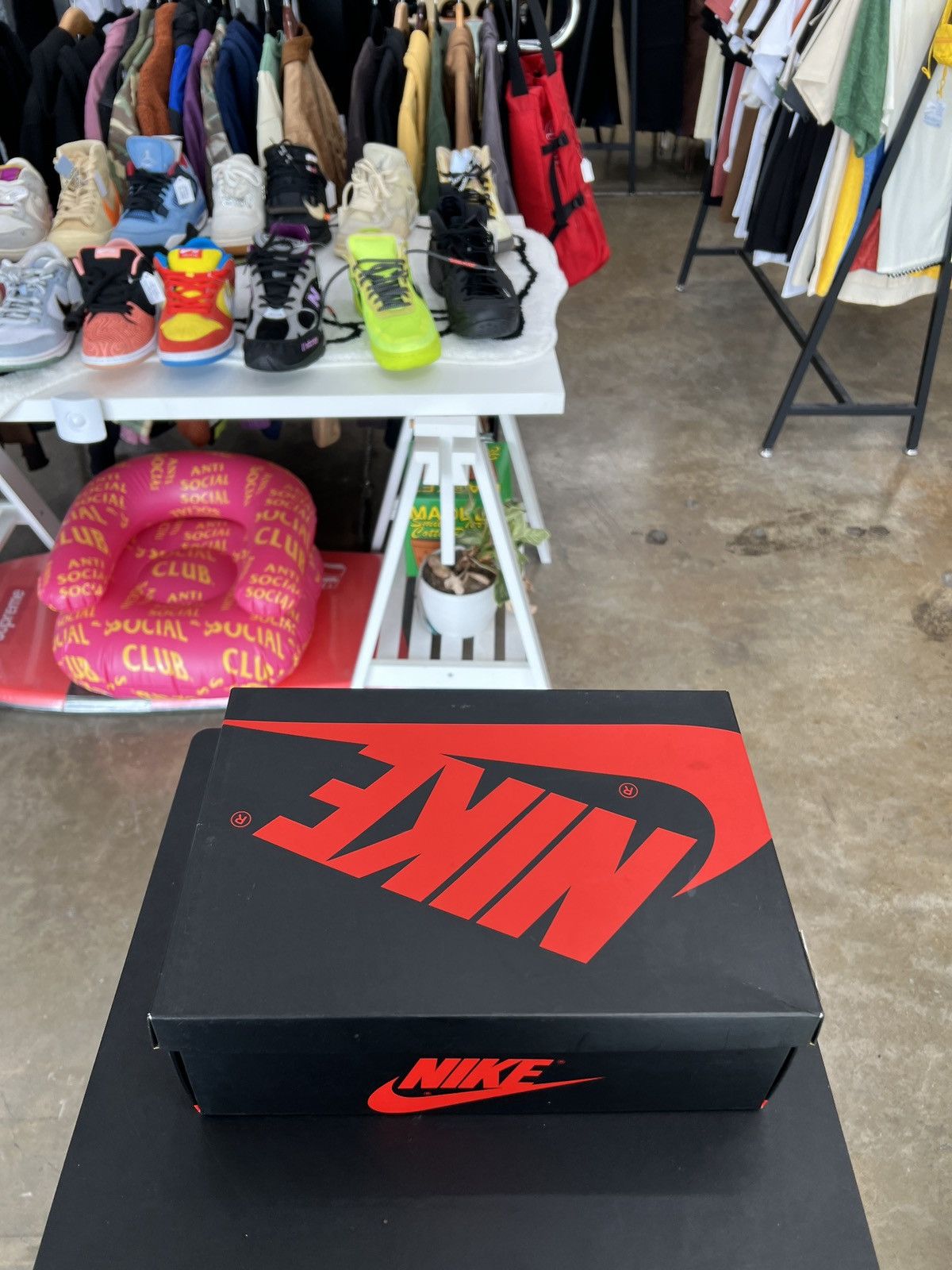 Jordan Brand × Nike Air Jordan 1 Game Royal Sz. 7y (2018) Size US 7 / EU 40 - 15 Thumbnail