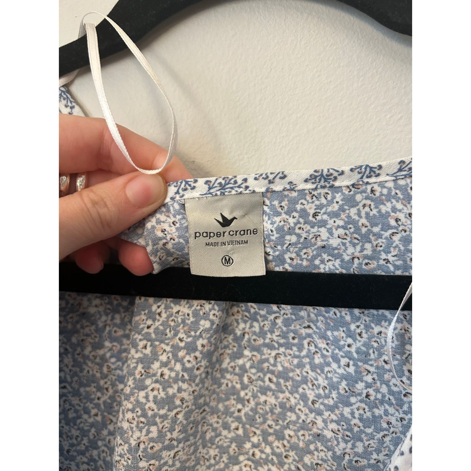 Anthropologie Paper Crane Dainty Floral Chiffon Blue Side Tie Top, Medium Size M / US 6-8 / IT 42-44 - 8 Thumbnail