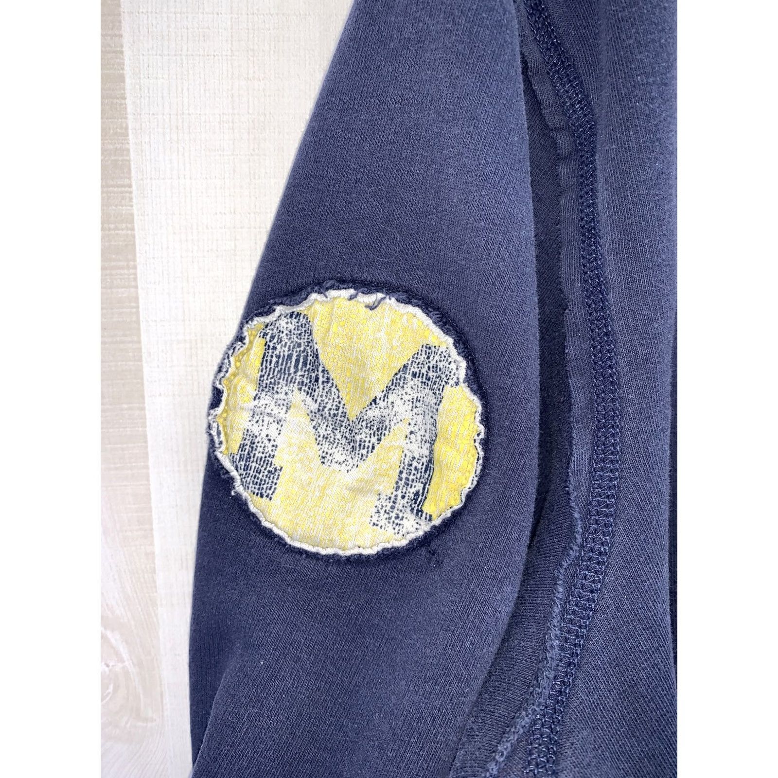 Adidas VINTAGE adidas Trefoil Embroidered Distressed Hoodie Mens Medium Unisex-9731 Size US M / EU 48-50 / 2 - 6 Thumbnail