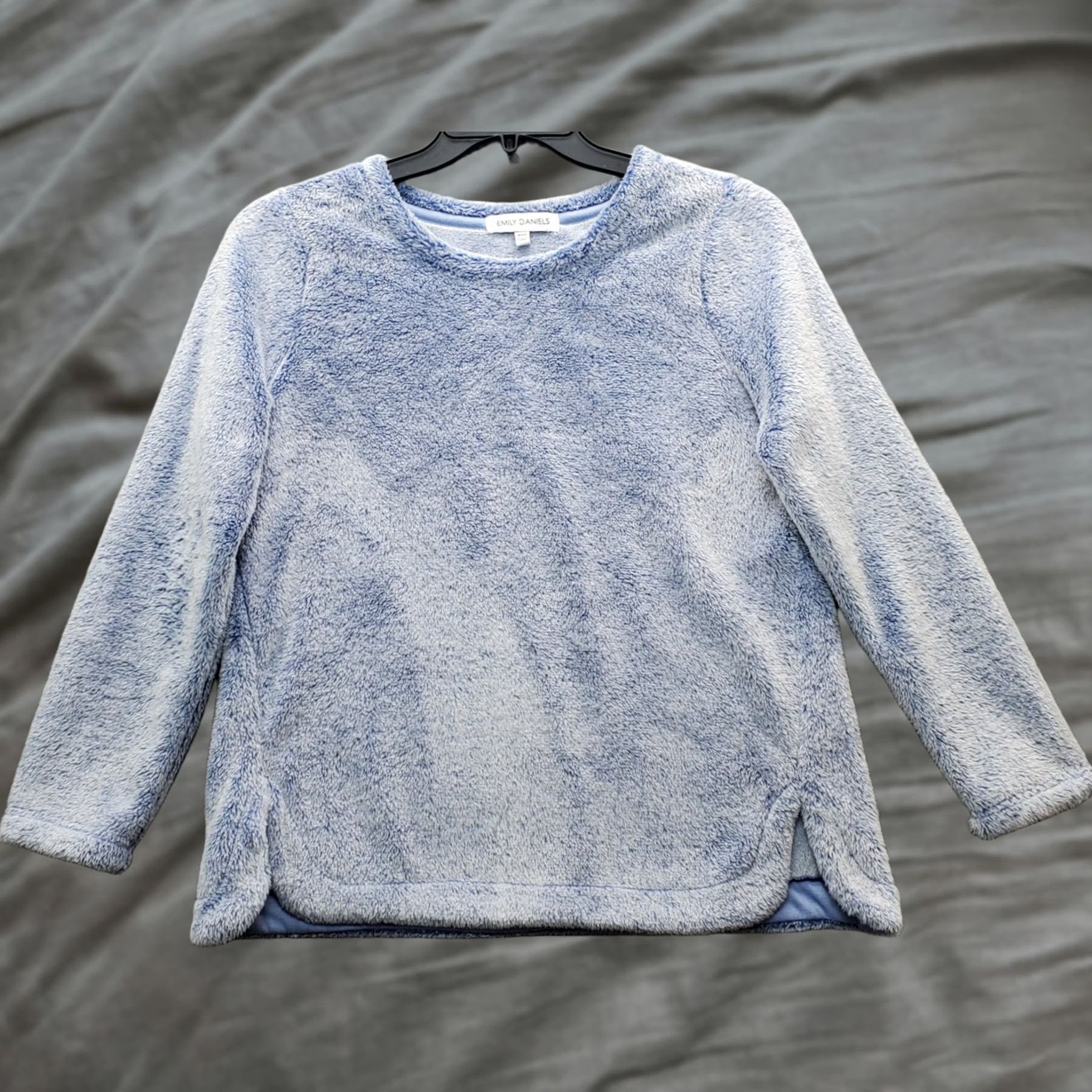 Vintage Emily Daniels Pajama Top Womens Petite Medium Multi Fuzzy Fleece Round Neck Slit Size M / US 6-8 / IT 42-44 - 1 Thumbnail