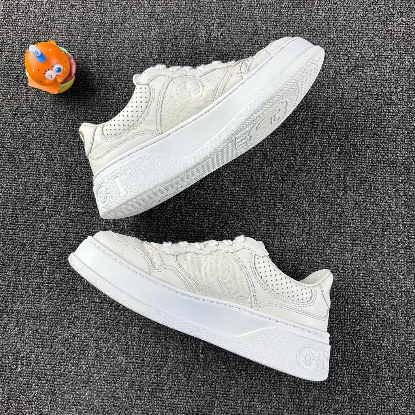 Gucci Gucci White Leather Cookie Sneakers Women's 36.5 Size US 6 / IT 36 - 3 Thumbnail