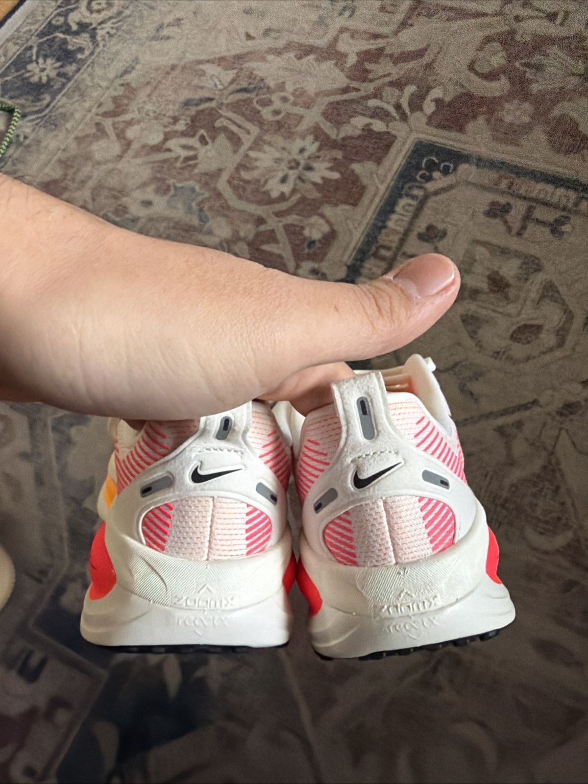 Nike Nike Vomero 18 Size US 5.5 / IT 35.5 - 4 Thumbnail