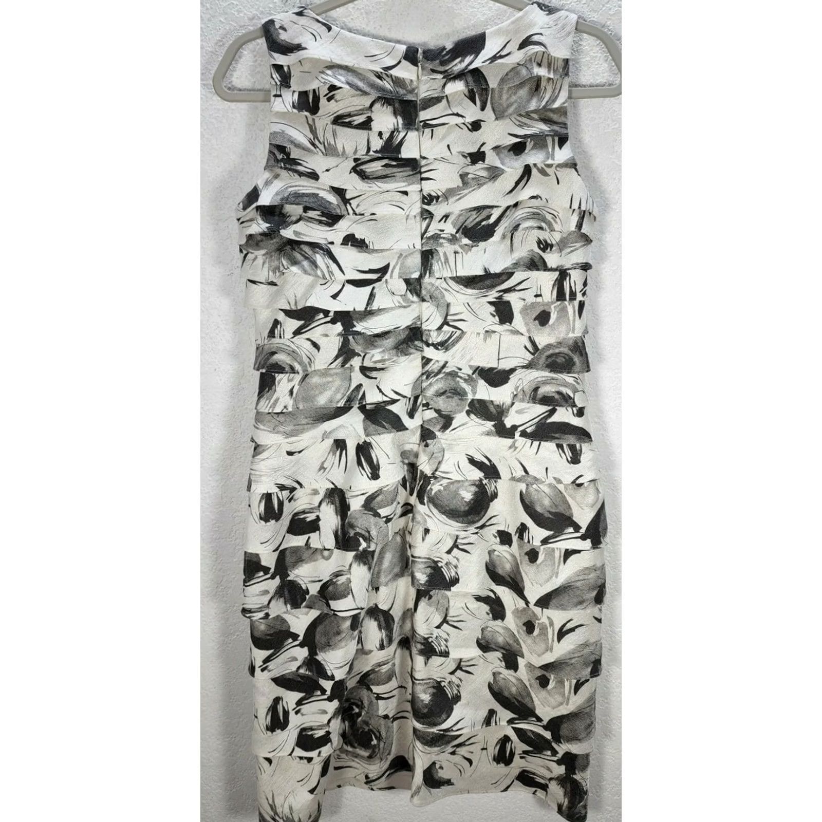 Vintage R&M Richards Dress Women's Beige Black Floral Roses Bodycon Mini Rayon Soft Sz 8 Sleeveless Round Neck Party/Cocktail Wedding Size M / US 6-8 / IT 42-44 - 4 Thumbnail