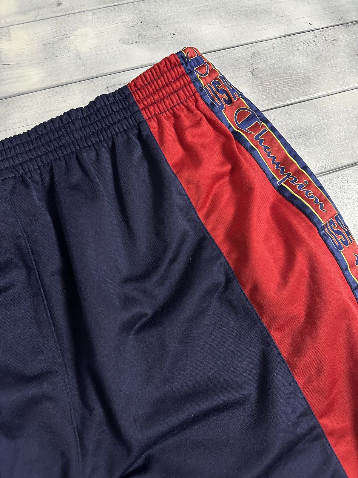 Champion Rare Vintage Shorts Champion USA Size US 36 / EU 52 - 4 Thumbnail