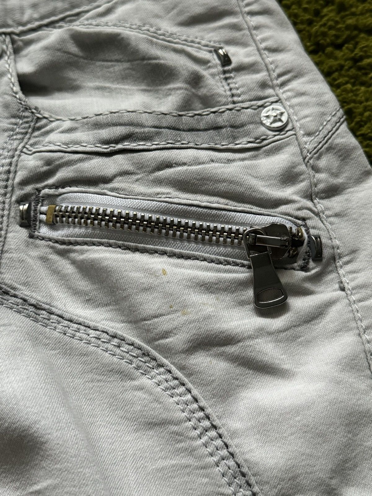 Designer × Dolce & Gabbana × Vintage Dolce & Gabbana D&G 2000s vintage Y2K denim capri shorts Size 27" / US 4 / IT 40 - 4 Thumbnail