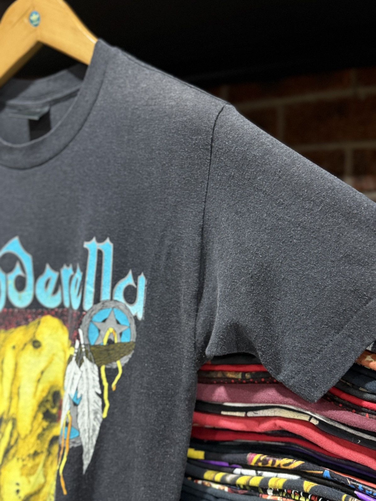 Band Tees Vintage 80s Cinderella Rock Tour Japan Faded Tee Size US M / EU 48-50 / 2 - 7 Thumbnail