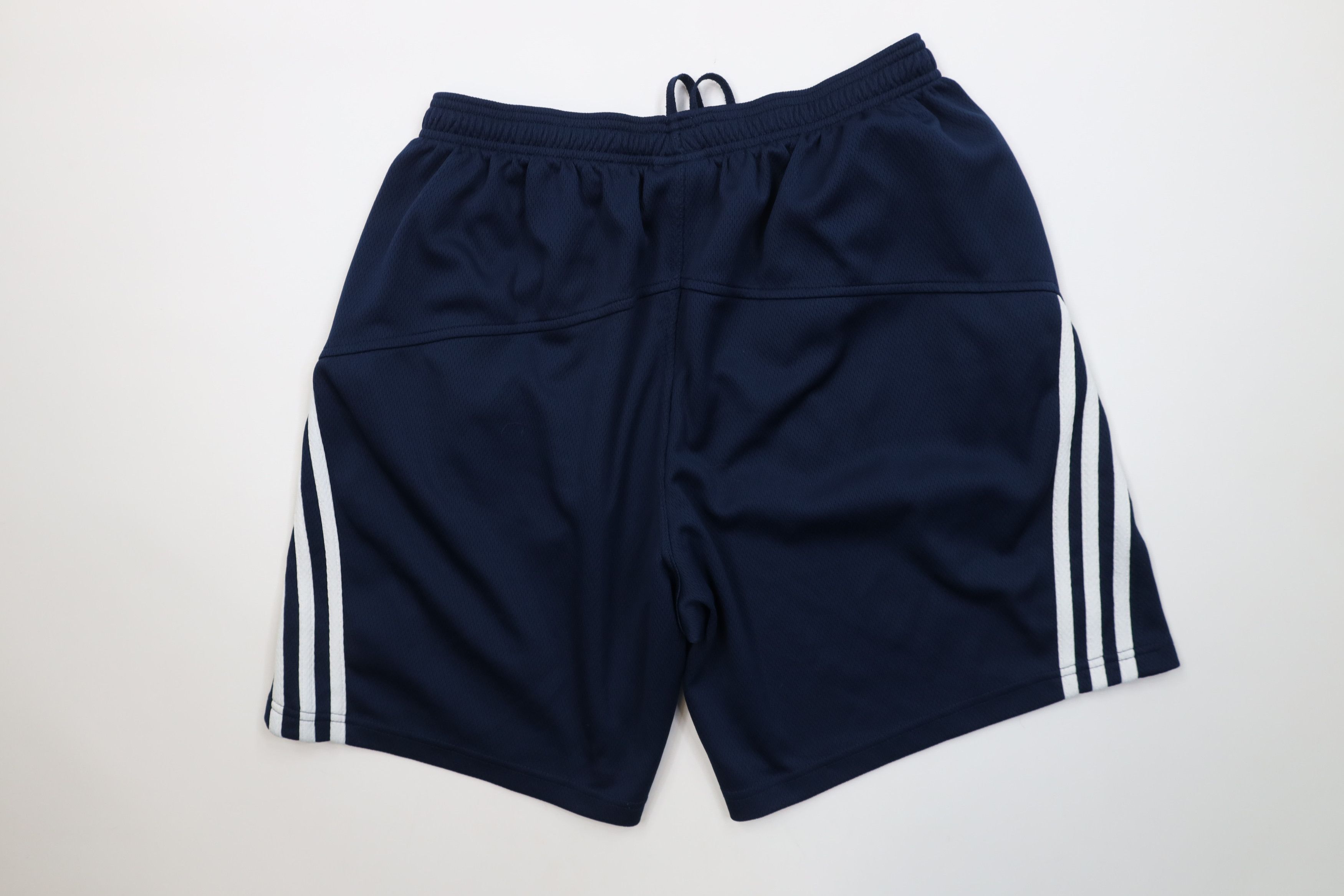 Adidas Vintage Adidas New York Yankees Baseball Above Knee Shorts Size US 34 / EU 50 - 9 Thumbnail
