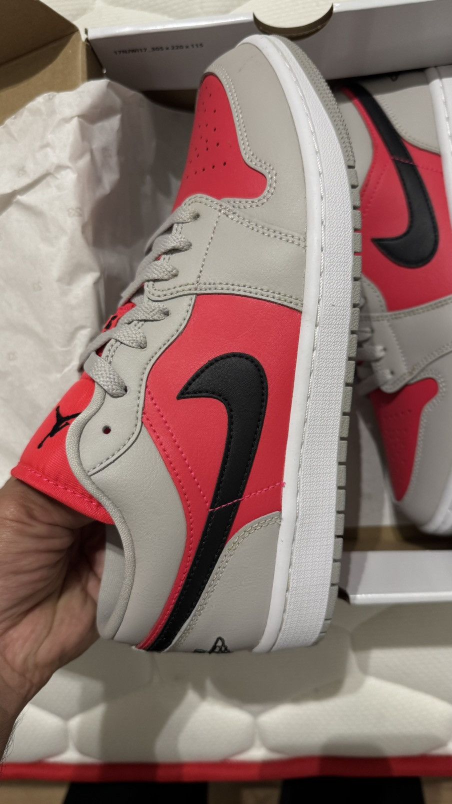 Jordan Brand WMNS AIR JORDAN 1 LOW Size US 9 / EU 42 - 5 Thumbnail