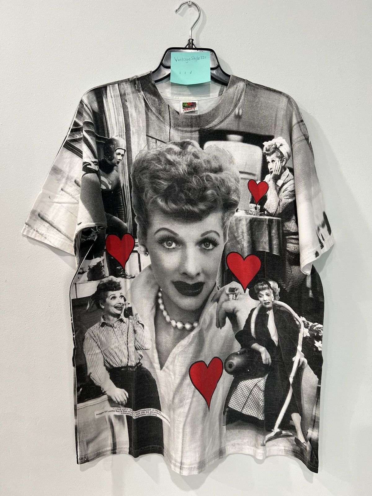 Vintage “I Love Lucy” Serie Tshirt Size XL Fruit of the Loom Tag Size US XL / EU 56 / 4 - 1 Thumbnail