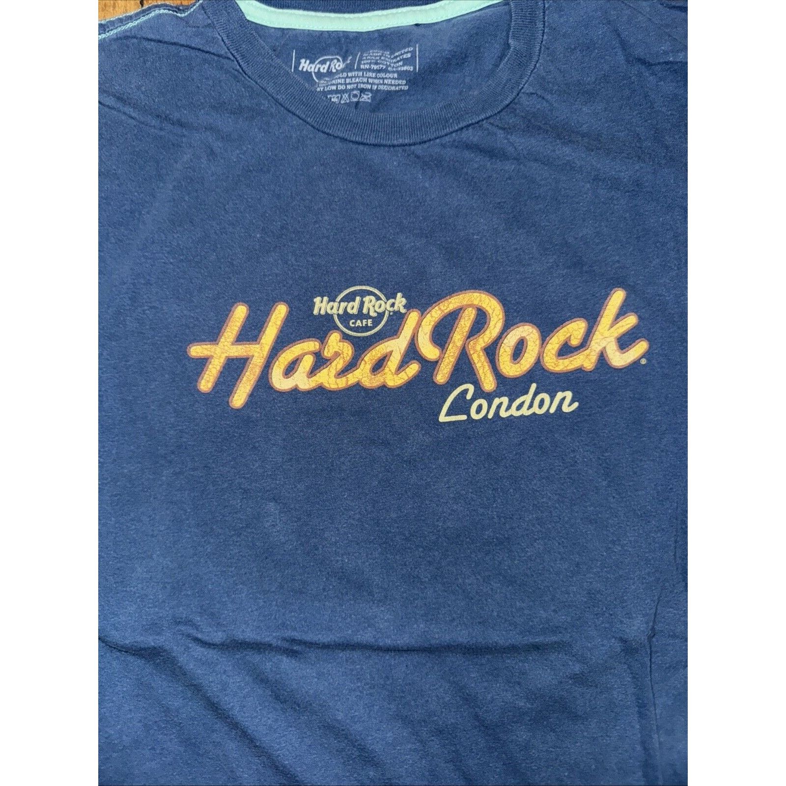 Band Tees × Hard Rock Cafe × Vintage Hard Rock Cafe London T-Shirt Blue Medium 19x24 Size US M / EU 48-50 / 2 - 4 Thumbnail