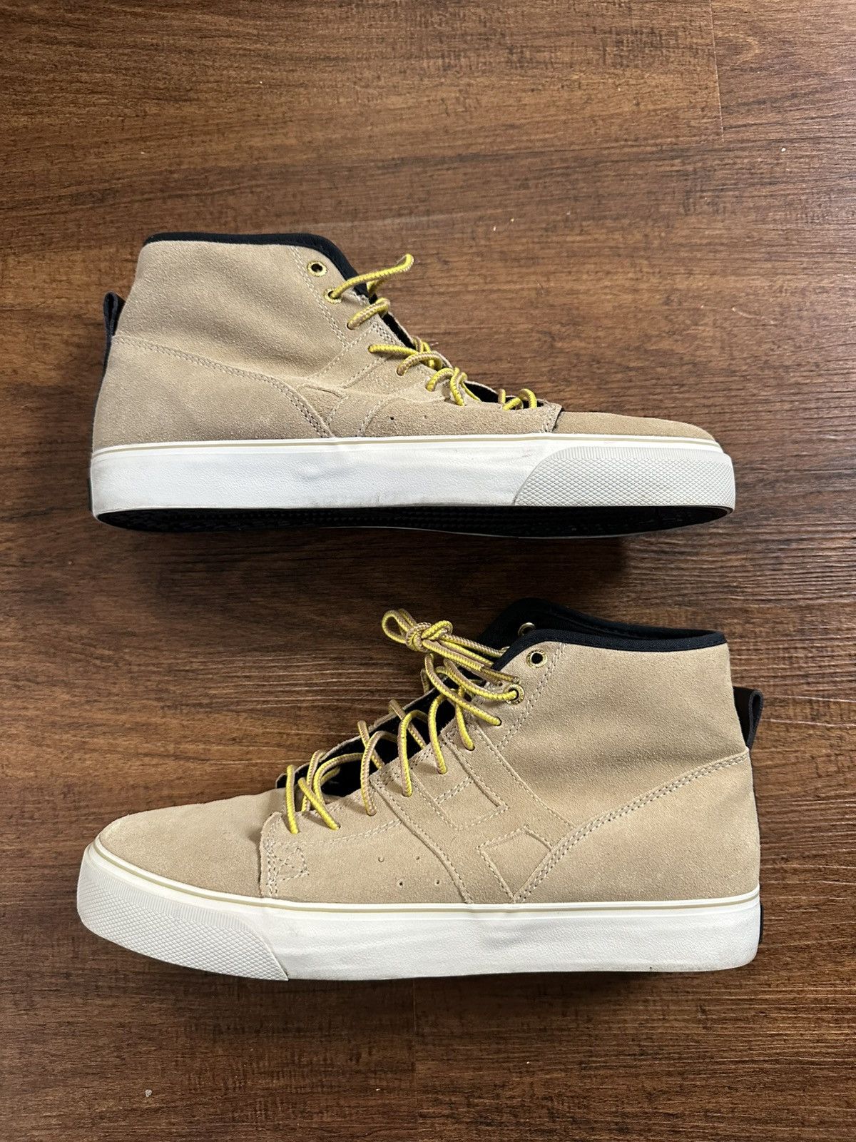 Huf Huf “Chukka” Mid Size US 9.5 / EU 42-43 - 1 Thumbnail