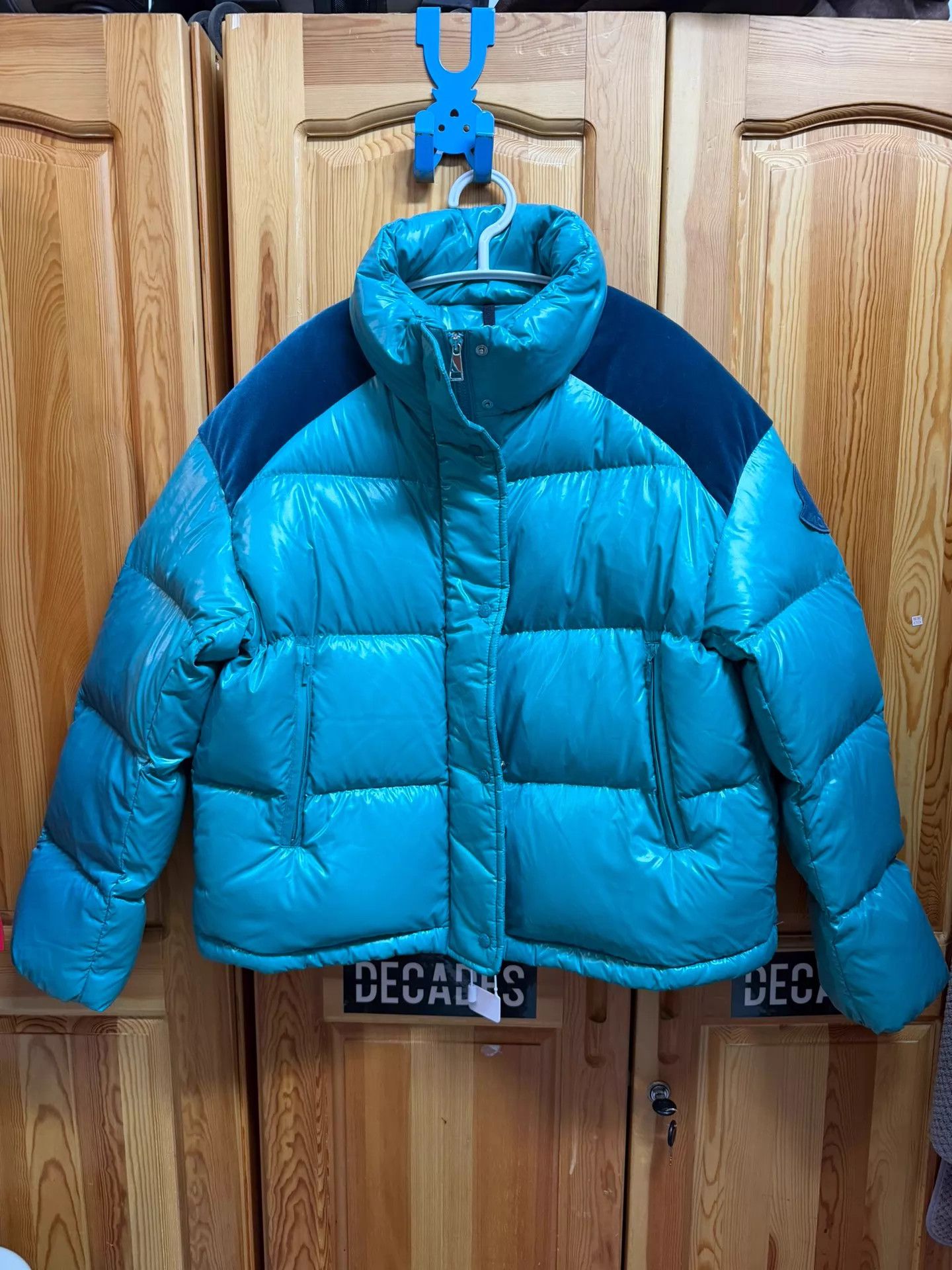 Moncler Moncler 1952 Women's Qi Wei Lake Blue Puffer Coat Size 1 Size US S / EU 44-46 / 1 - 1 Thumbnail