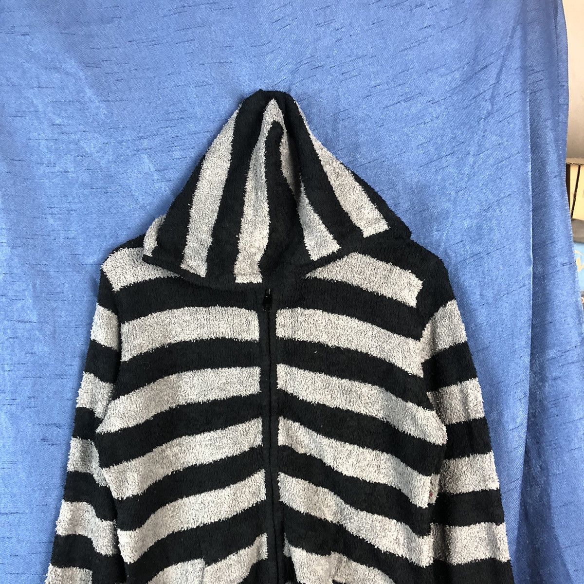 OVER THE STRiPES × Uniqlo Vintage Uniqlo Stripe Black Grey Hoodie #846 Size US M / EU 48-50 / 2 - 2 Thumbnail