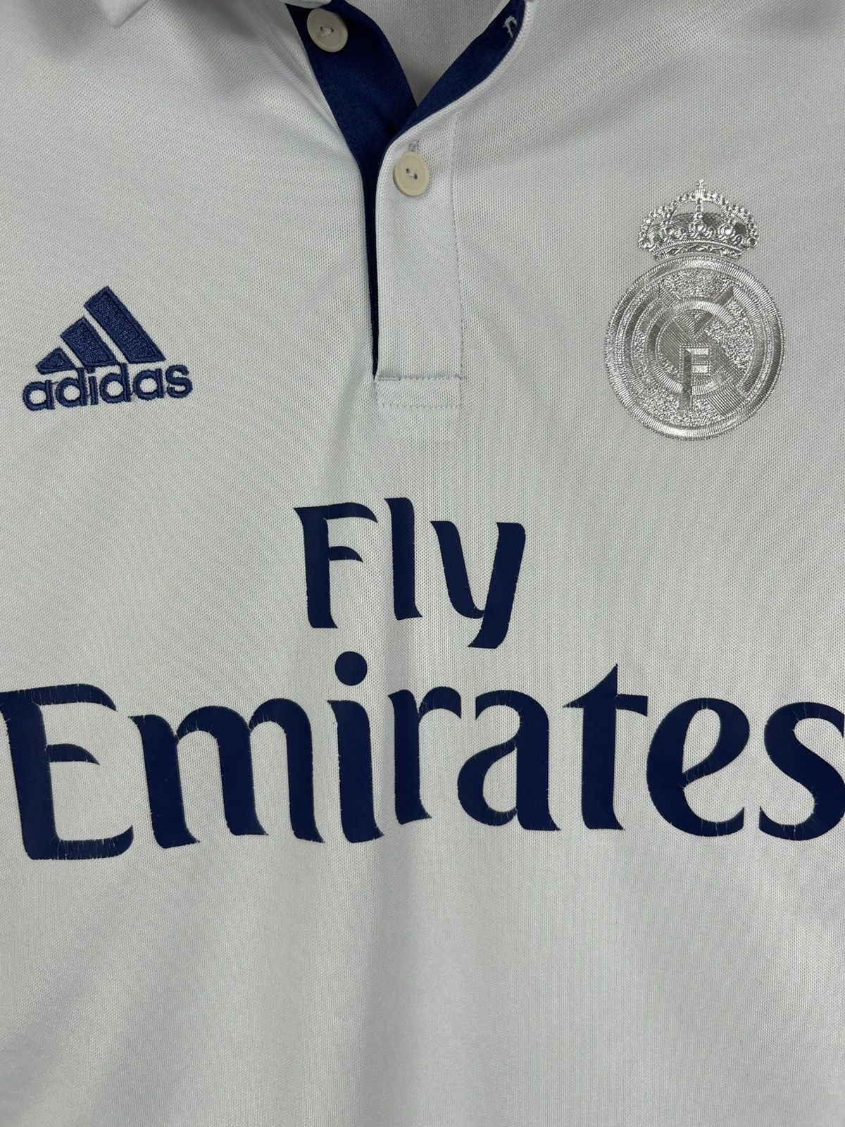 Adidas Boys Real Madrid Adidas 2016 Soccer Jersey Size 13-14Y Size US L / EU 52-54 / 3 - 4 Thumbnail