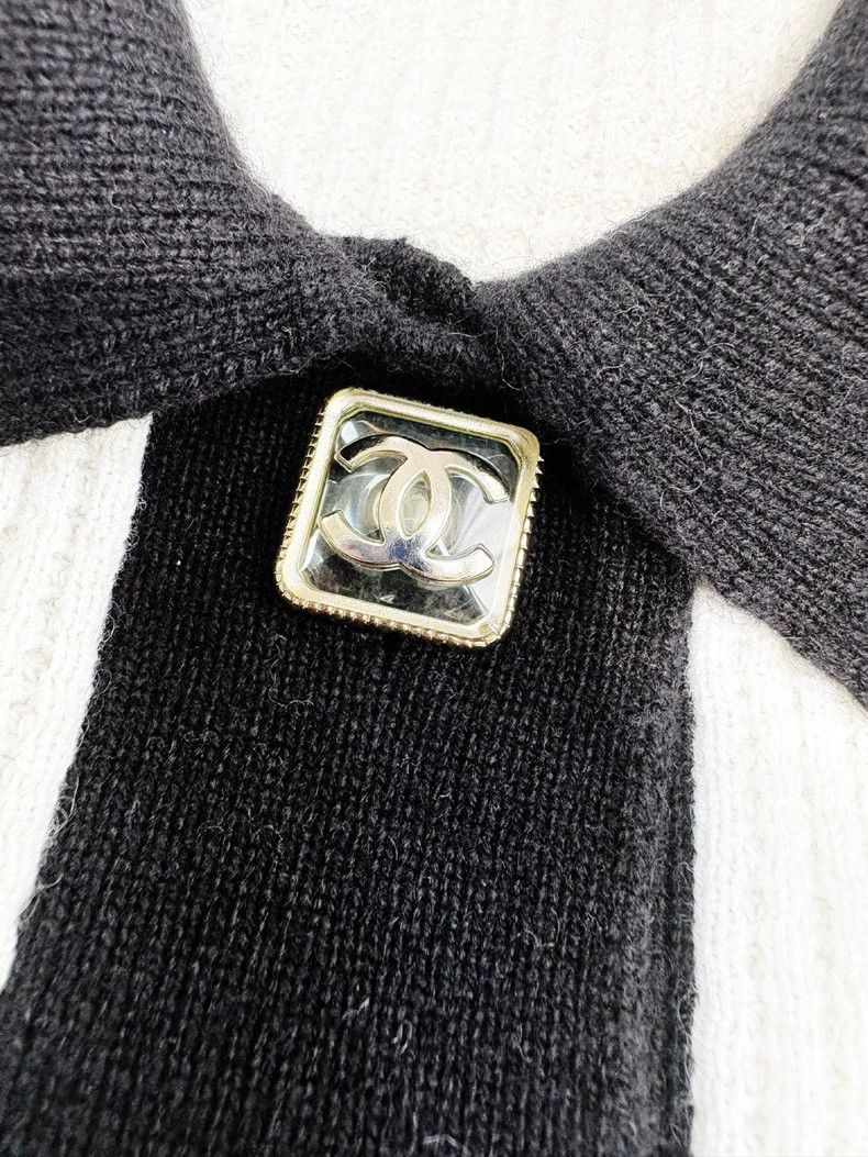 Chanel Chanel 23A white and black Polo collar short-sleeved knitt Size XS / US 0-2 / IT 36-38 - 3 Thumbnail