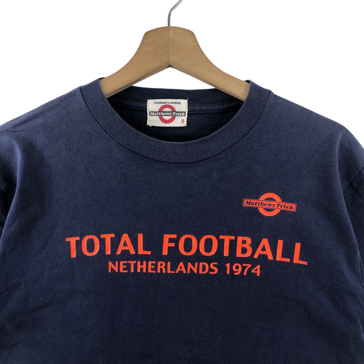 Vintage Vintage Matthews Trick Netherlands Total Football Tee Shirt Size US S / EU 44-46 / 1 - 2 Thumbnail