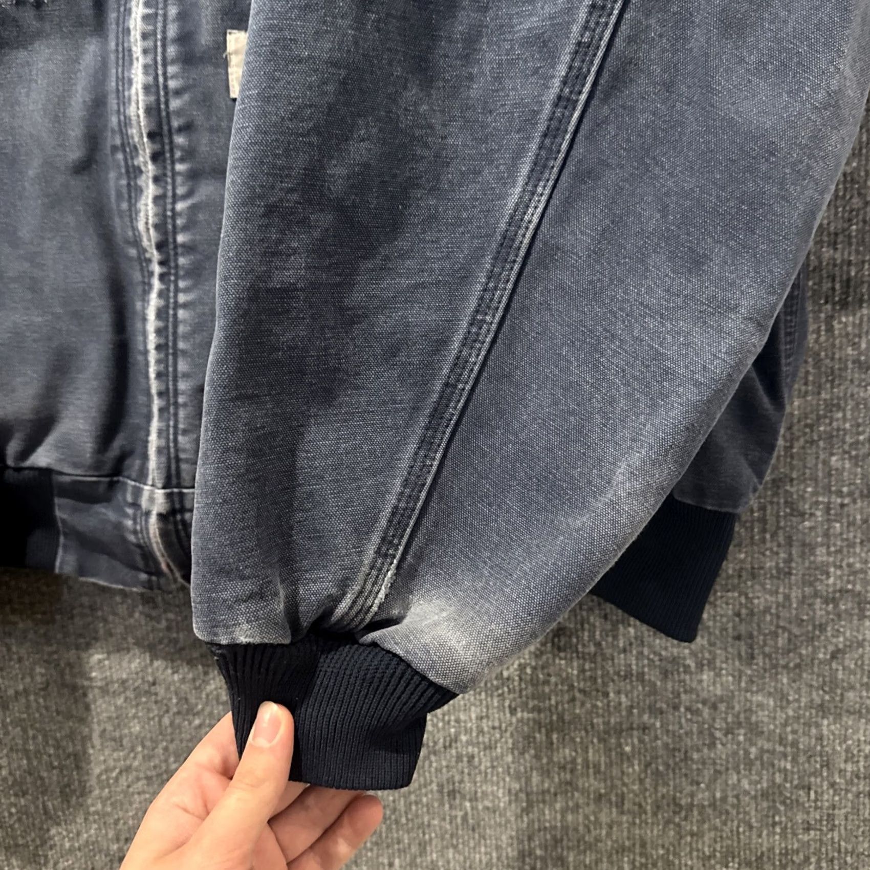 Carhartt VINTAGE Carhartt Jacket Size 3XL Hooded Workwear Faded Navy Blue 00’s J131 NVY Size US XXL / EU 58 / 5 - 2 Thumbnail
