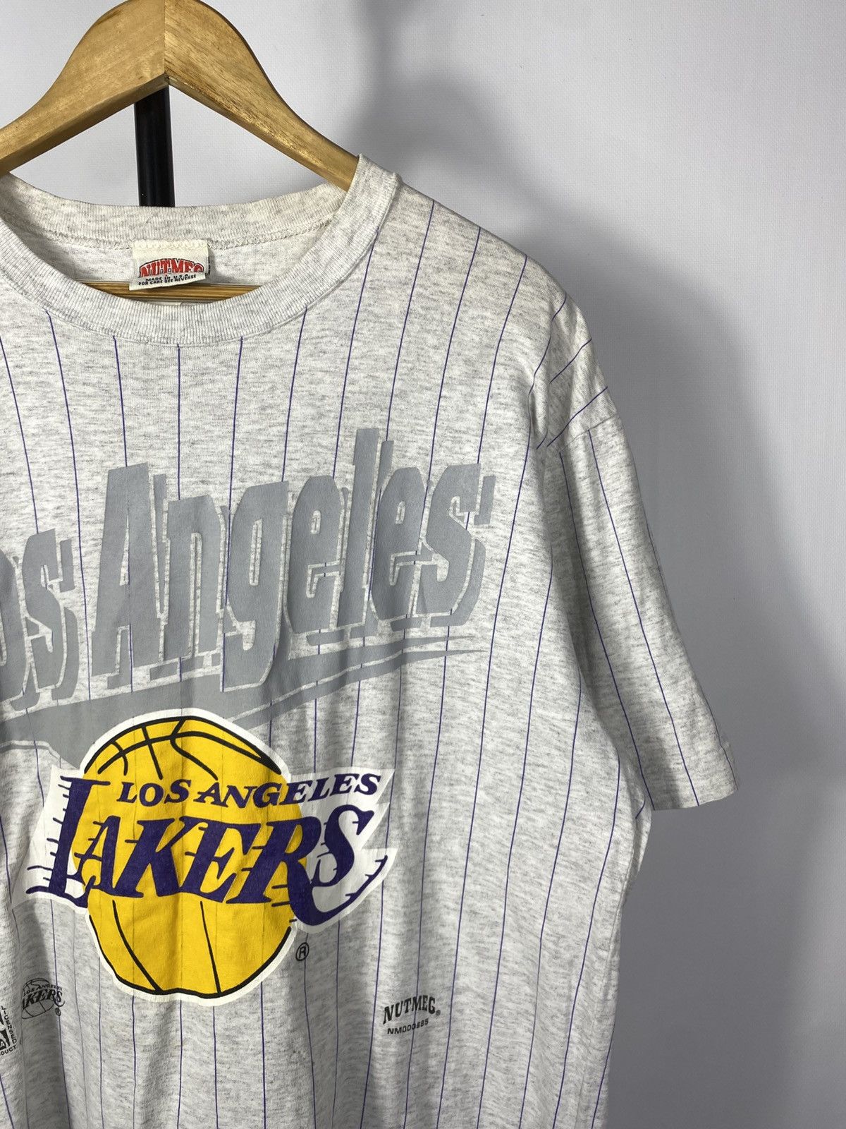 NBA × Vintage Vintage 90s Single Stitch LA Lakers NBA Basketball T-Shirt Size US L / EU 52-54 / 3 - 4 Thumbnail