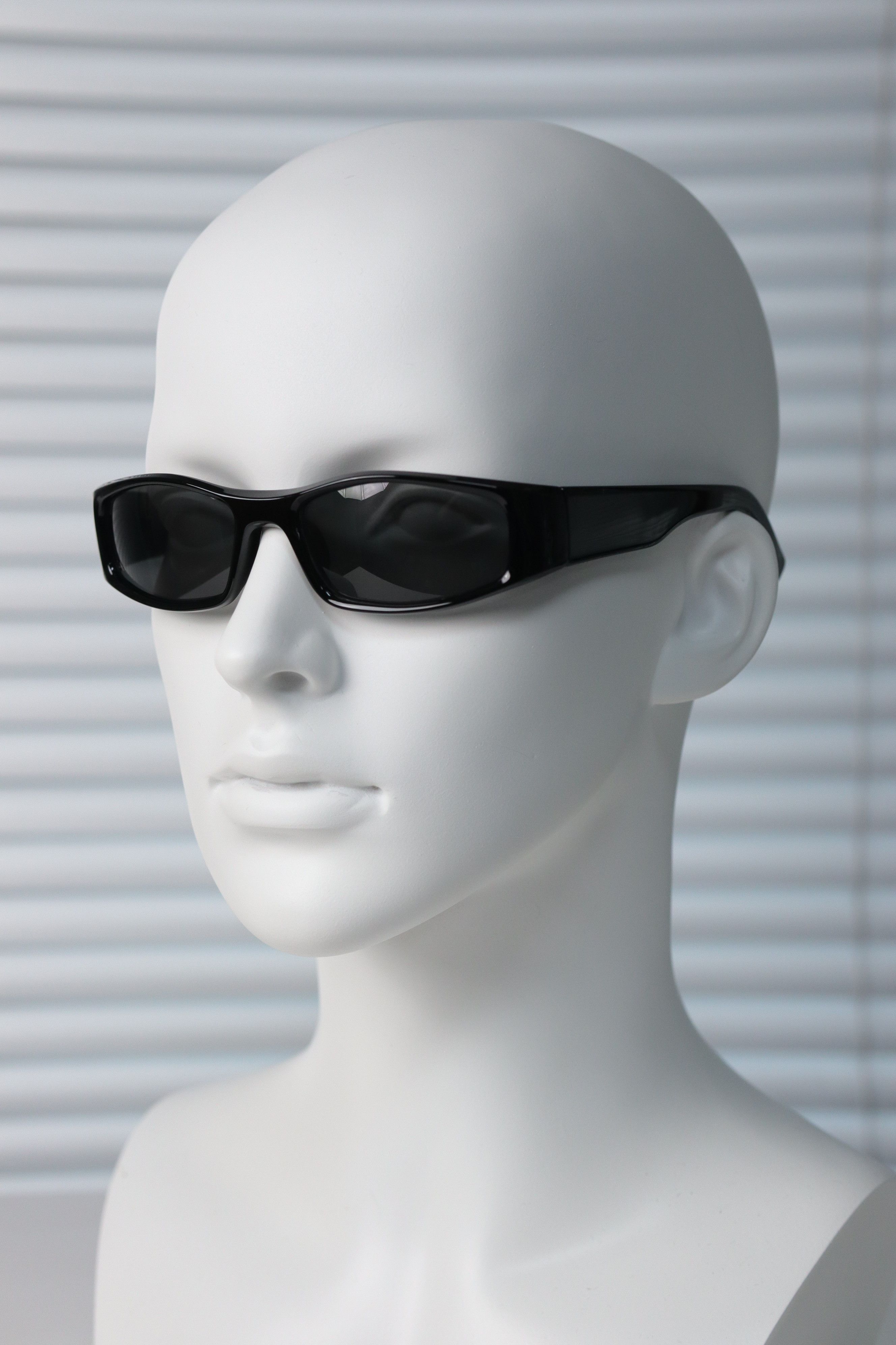 Japanese Brand Rare Vtg Y2k Avant Garde Cat Eye Black Sunglasses Unisex OS Size ONE SIZE - 4 Thumbnail