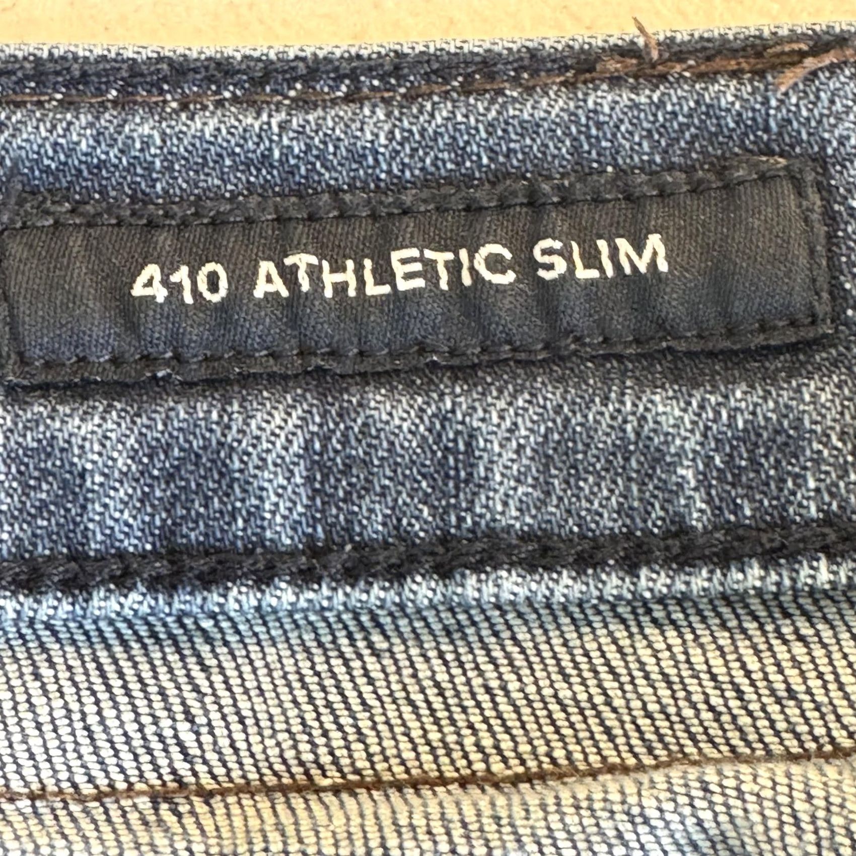 Lucky Brand Lucky Brand Jeans Mens 40x30 Blue 410 Athletic Slim Whiskered Medium Wash Denim Shirt? Size US 40 / EU 56 - 4 Thumbnail