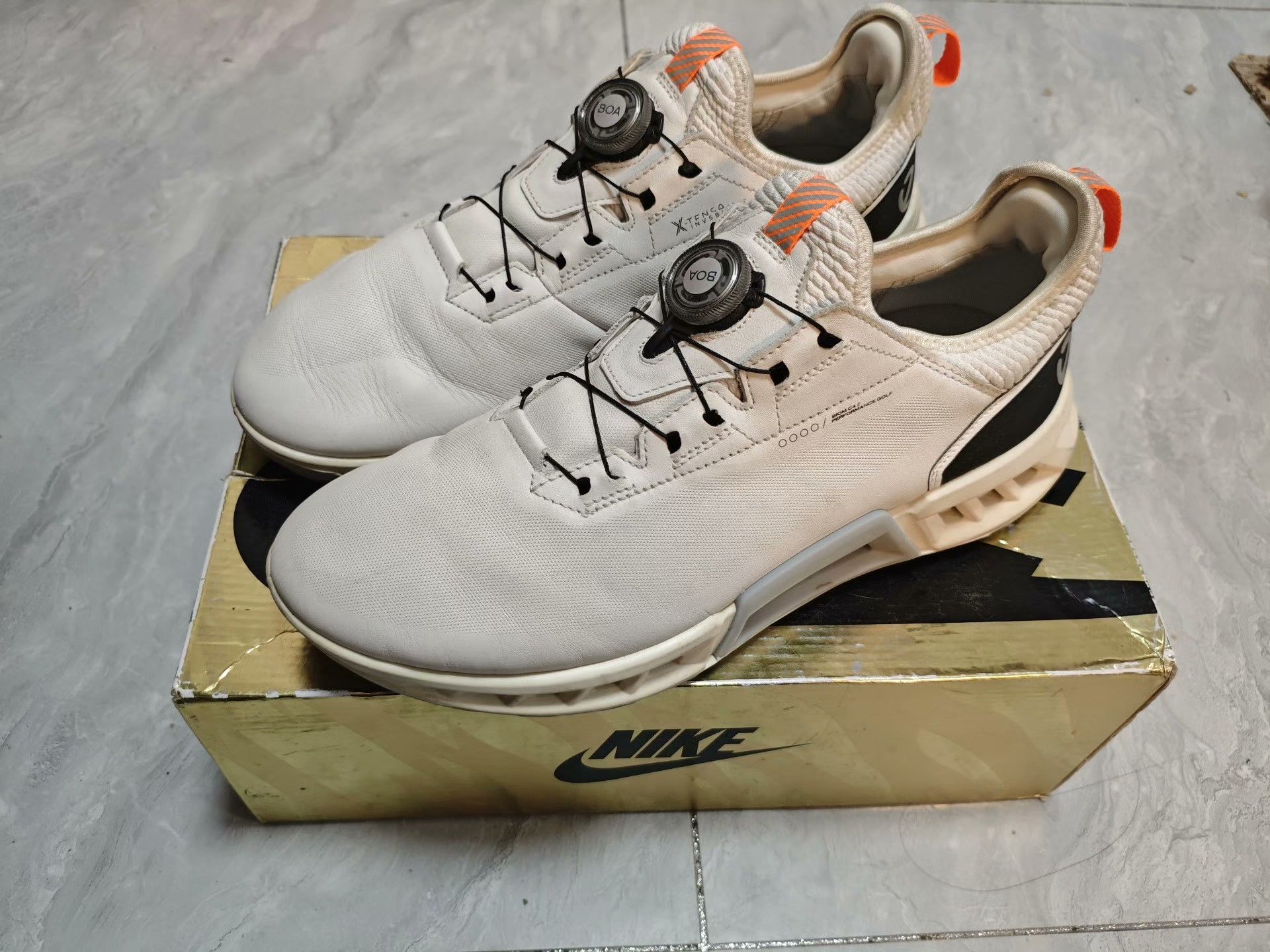 Ecco ECCO Golf White Lowtop Sneakers 11 Men Size US 11 / EU 44 - 1 Thumbnail