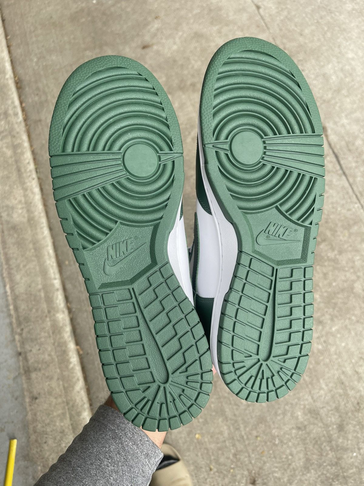 Nike Nike Dunk Green says Australia Size US 12 / EU 45 - 8 Thumbnail