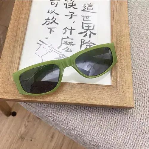 VIBE Retro Irregular sunglasses Size ONE SIZE - 4 Thumbnail