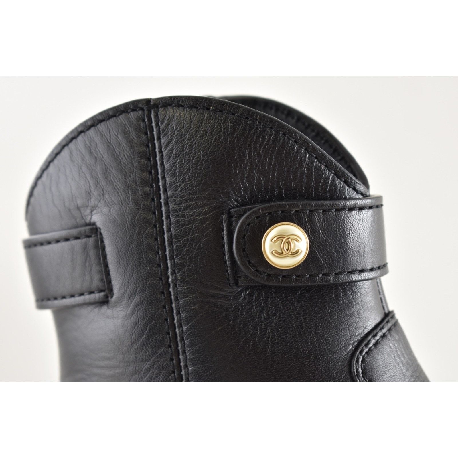 Chanel Chanel 24K Black Calfskin Pearl CC Western Ankle Boots 37 Size US 6 / IT 36 - 2 Thumbnail