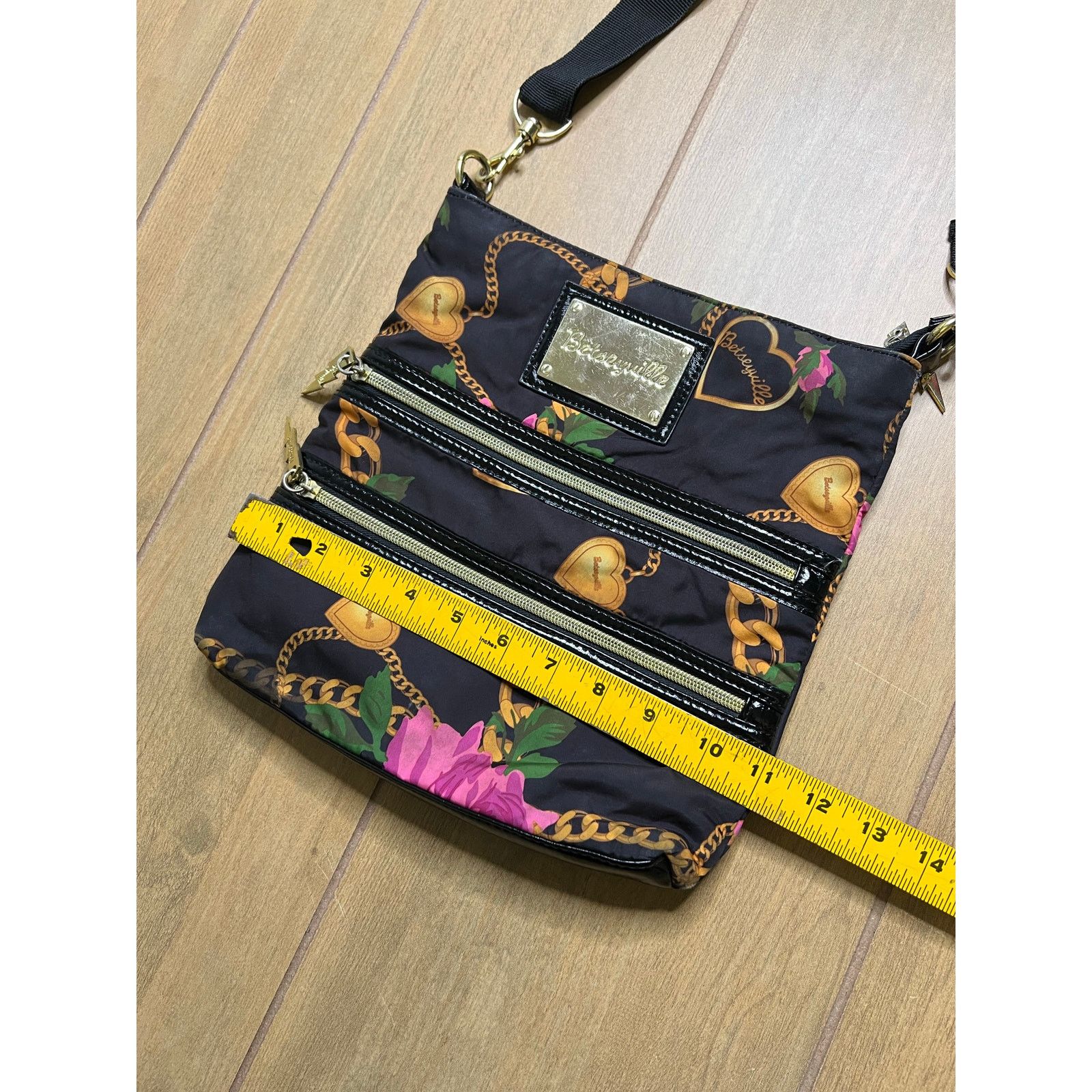 Betsey Johnson Betseyville Betsey Johnson Crossbody Bag Floral Heart Y2K Size ONE SIZE - 6 Thumbnail