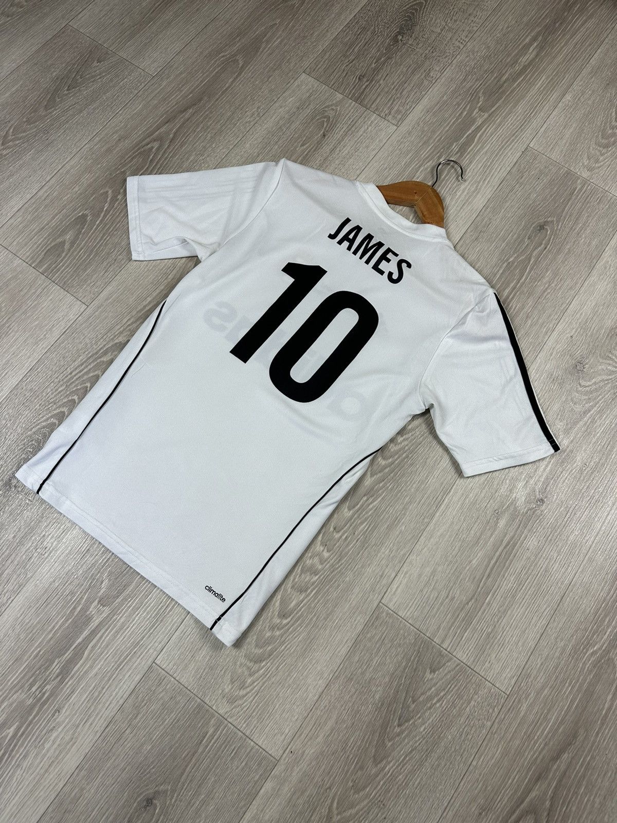 Adidas Adidas Real Madrid 2015/2016 JAMES 10 Soccer Jersey Size US S / EU 44-46 / 1 - 7 Thumbnail