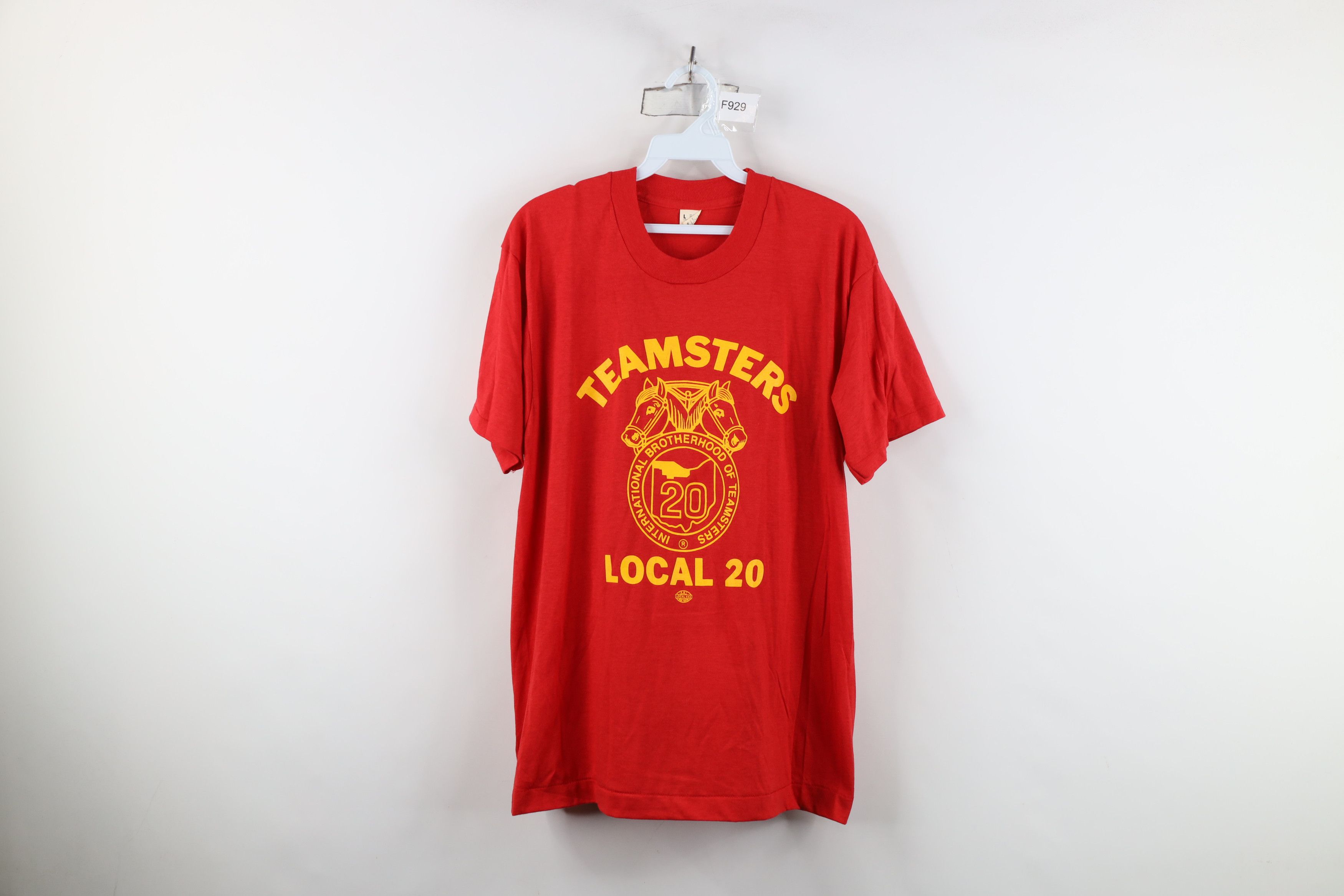Vintage Vintage 80s Union Local 20 Short Sleeve T-Shirt Red USA Size US L / EU 52-54 / 3 - 1 Thumbnail
