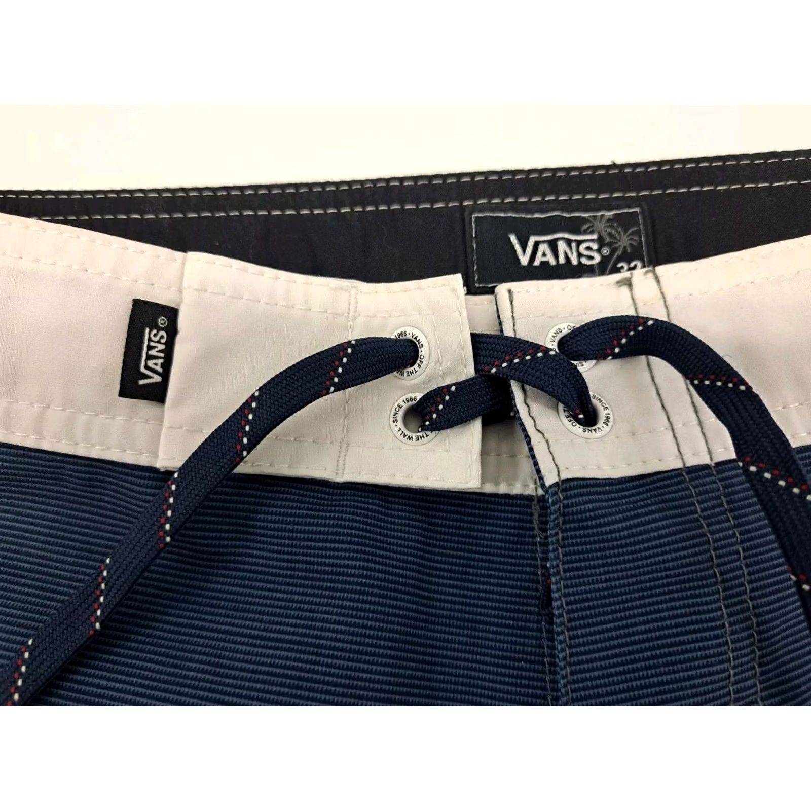 Vans VANS Men’s Board Shorts Striped Red White Blue Back Pocket Zip Size 32 Mens Size US 32 / EU 48 - 4 Thumbnail