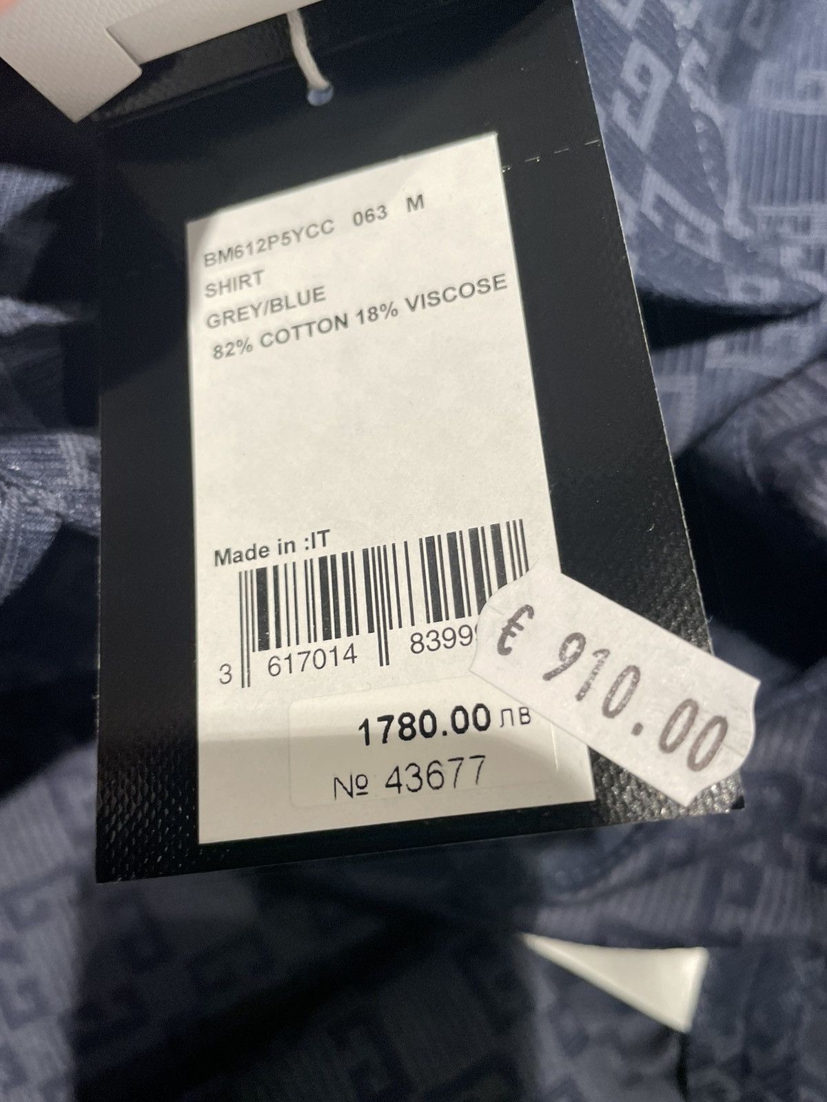 Givenchy Monogrammed shirt Size US M / EU 48-50 / 2 - 6 Thumbnail