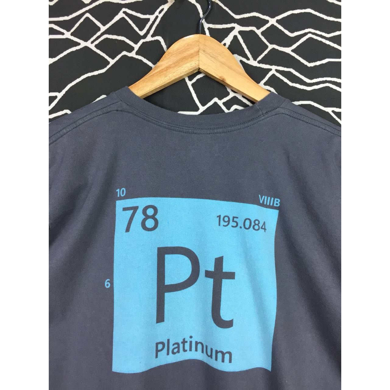 Arts & Science × Vintage Platinum Pt Periodic Table Of The Element Atomic Symbol Tee Size US L / EU 52-54 / 3 - 3 Thumbnail