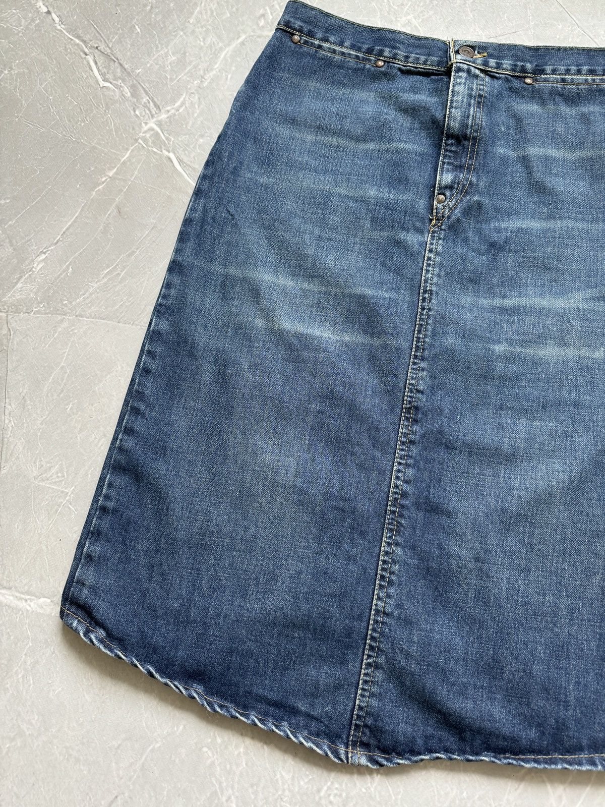 Levi's Vintage Clothing Vintage Levis Back Buckle Denim Midi Skirt Size 30" / US 8 / IT 44 - 9 Thumbnail