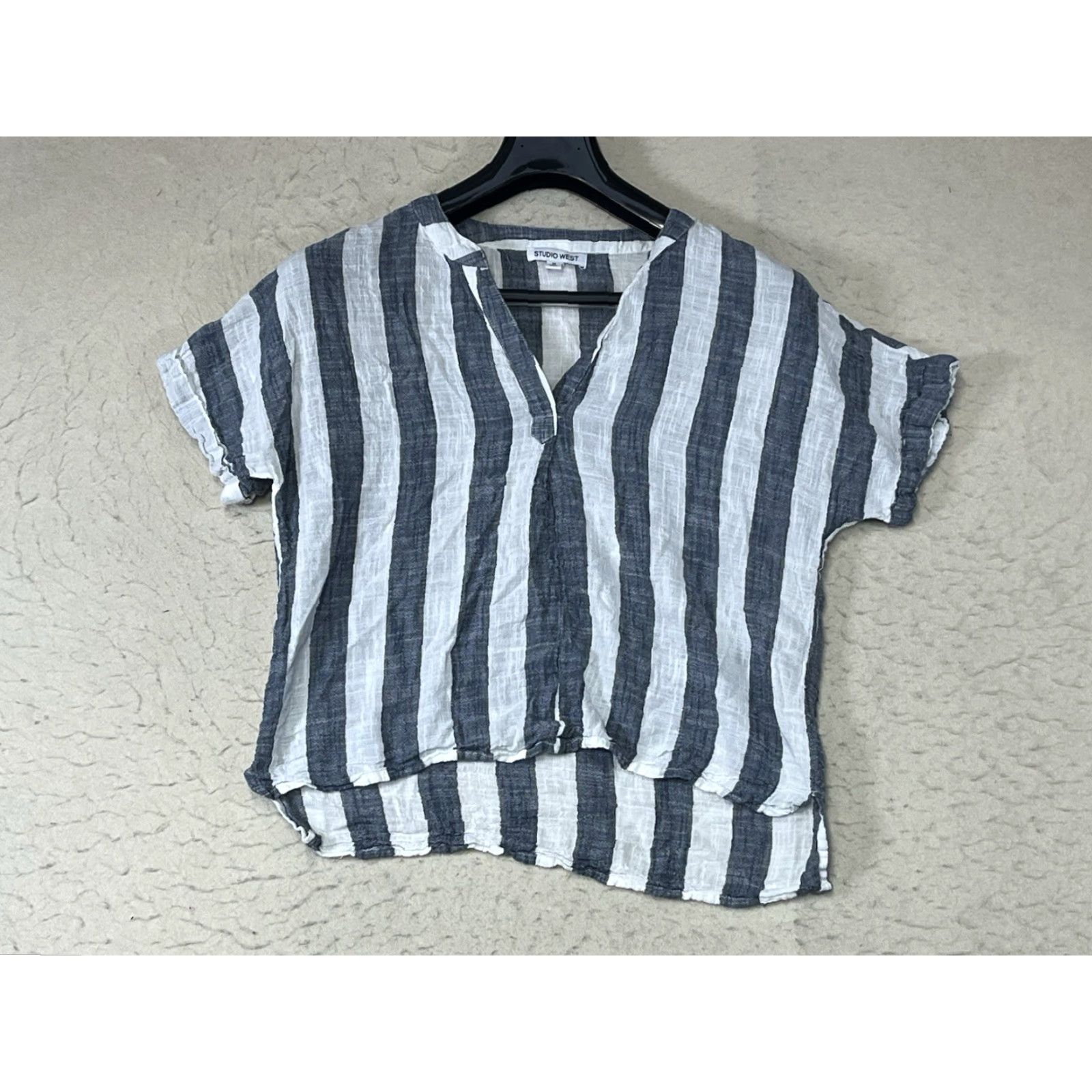 Vintage Studio West Blouse Top Womens S Gray White Striped High Low Slit V Neck Size S / US 4 / IT 40 - 2 Thumbnail