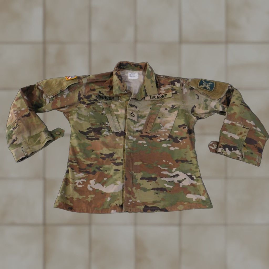 Vintage VINTAGE US Army ACU OCP Jacket Womens Small Short Camouflage Insect Shield Coat NSN Size 28" / US 6 / IT 42 - 1 Thumbnail