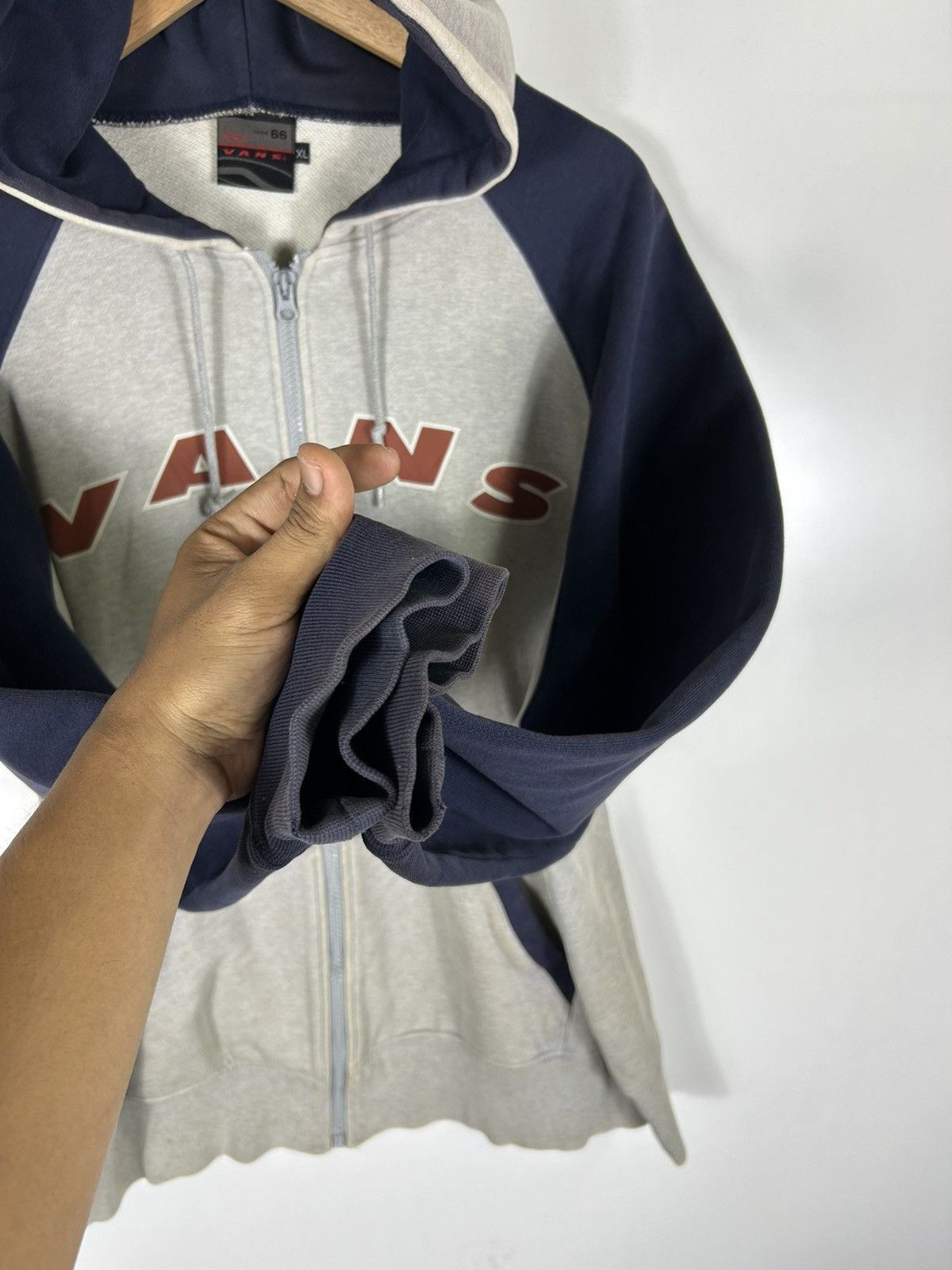 Vans ⚡️Vintage VANS Skateboard Hooded Sweater - XL Size US XL / EU 56 / 4 - 8 Thumbnail