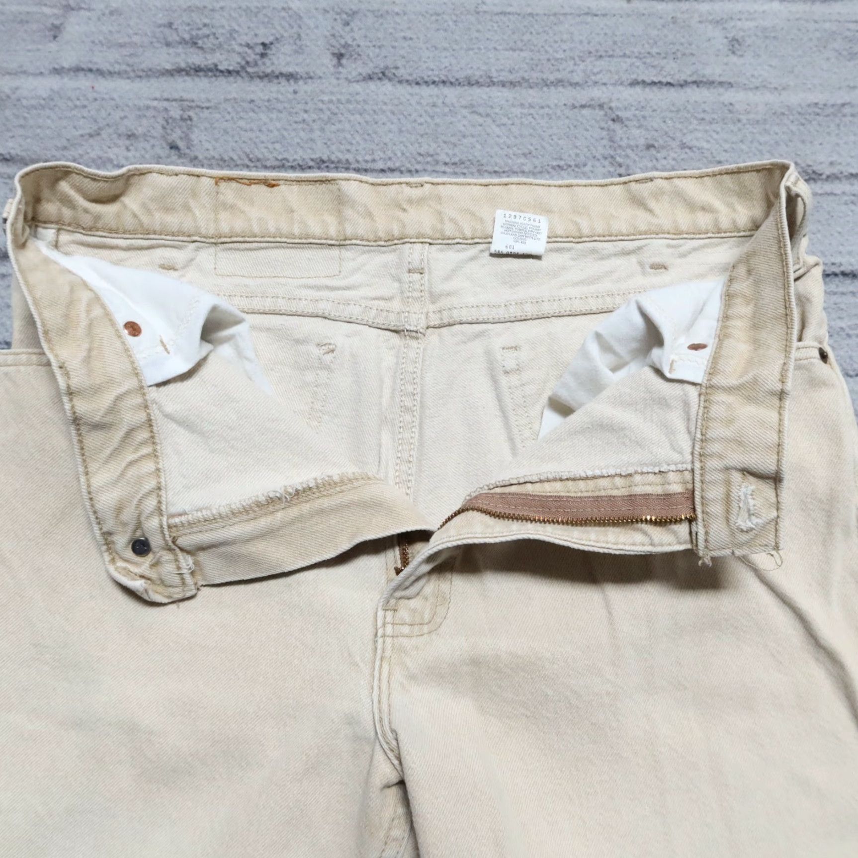 Levi's Vintage Levi's 550 Jeans Mens Tan Size 32 31 Denim Relaxed Fit Tapered Jeans Mens Tan 550 Vintage Levi's Jeans Size US 32 / EU 48 - 4 Thumbnail