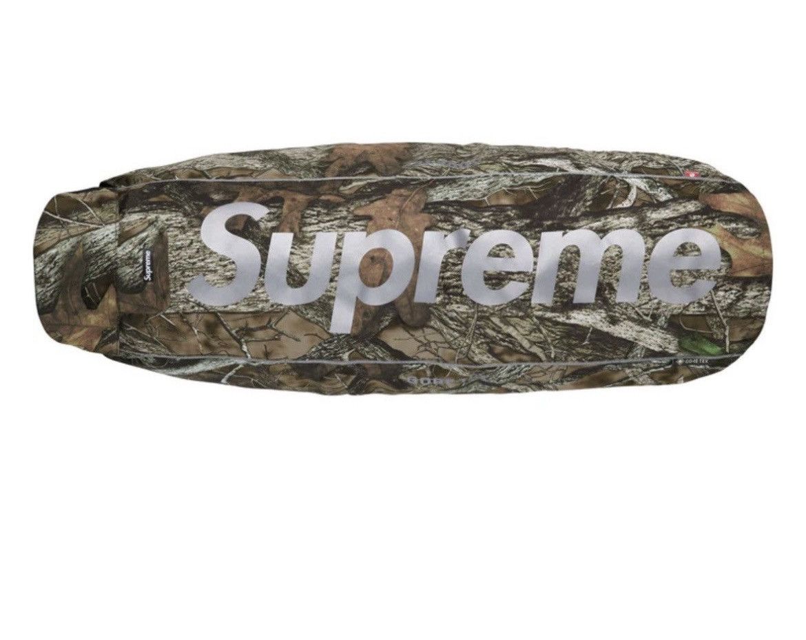 Supreme GORE-TEX Dog Jacket Camo XS size