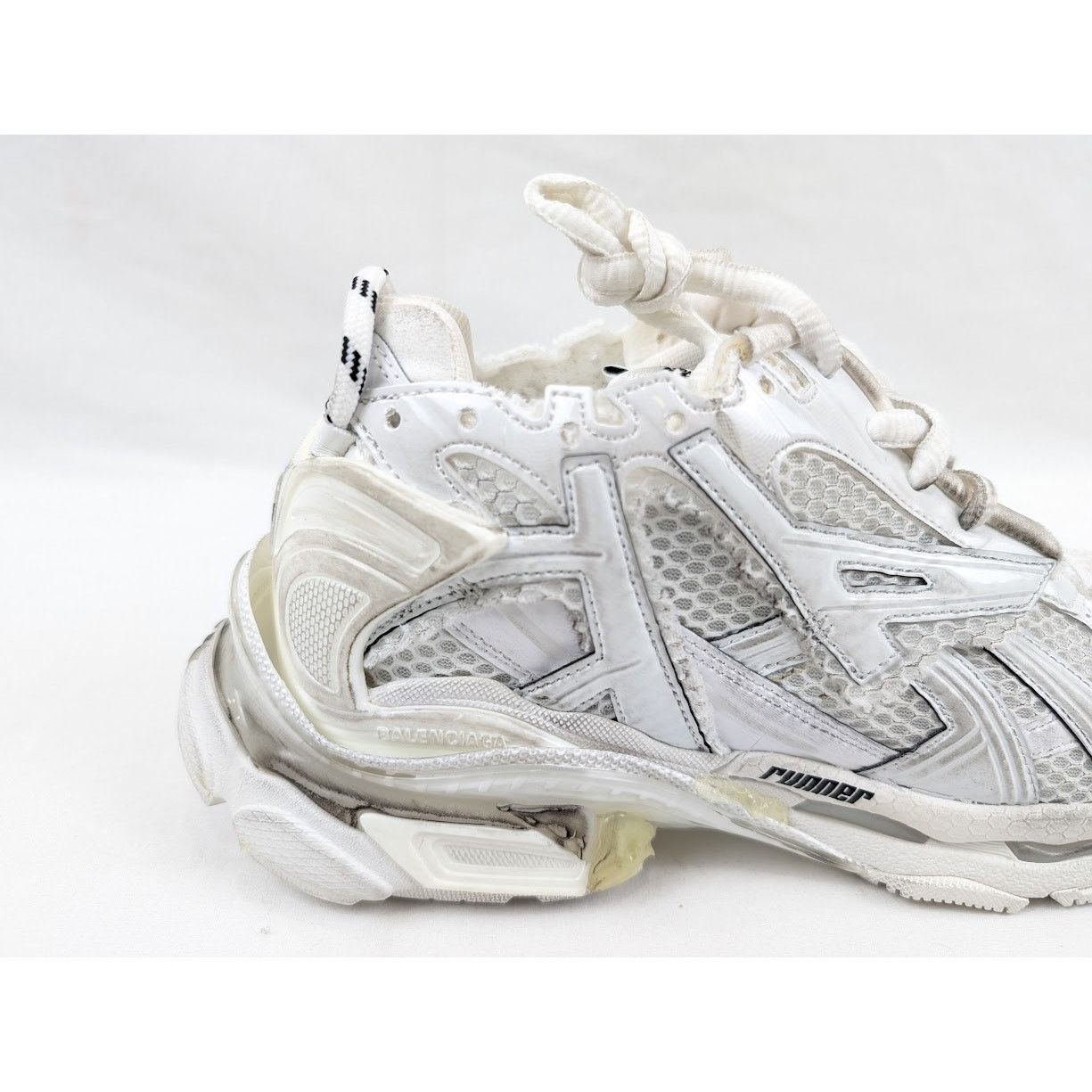 Balenciaga o1rshd1 Monocolor Runner Sneakers in White Size US 6 / EU 39 - 4 Thumbnail