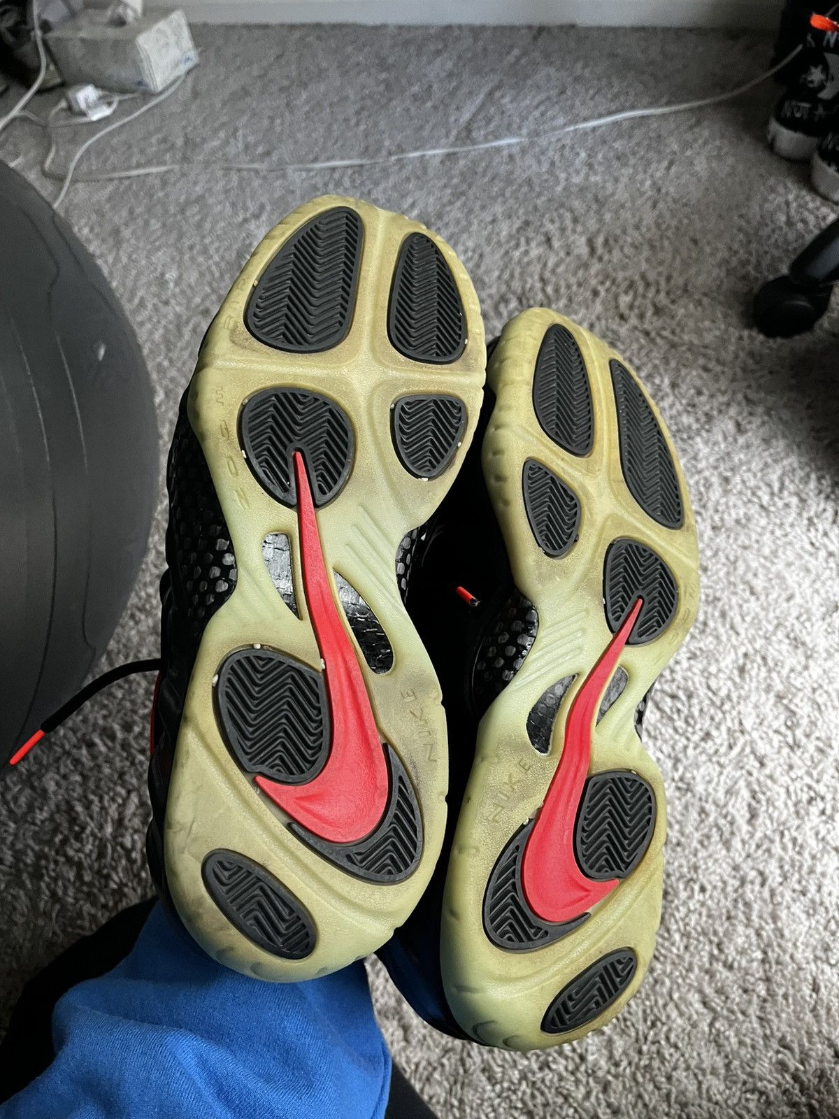 Nike NIKE AIR FOAMPOSITE PRO PREMIUM SOLAR RED BLACKLASER (Yeezy) Size US 11 / EU 44 - 8 Thumbnail