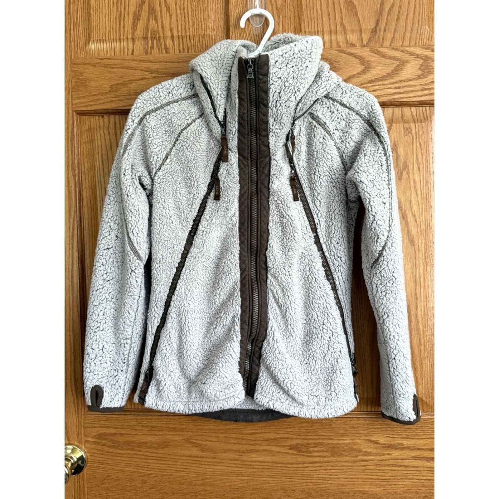 Vintage Kuhl Womens Cream Pullover Sherpa Sweater XS Hidden Hood Brown Cozy Outdoor Hike Size XS / US 0-2 / IT 36-38 - 2 Thumbnail