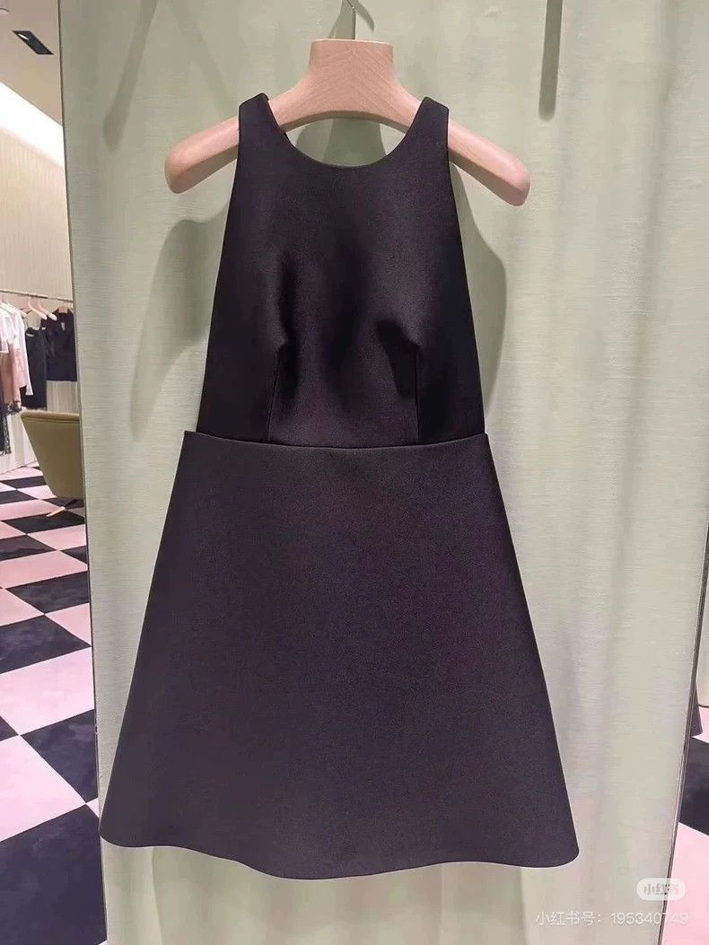 Prada New Prada Black OpenBack Dress with Bow-2506 Size S / US 4 / IT 40 - 8 Thumbnail