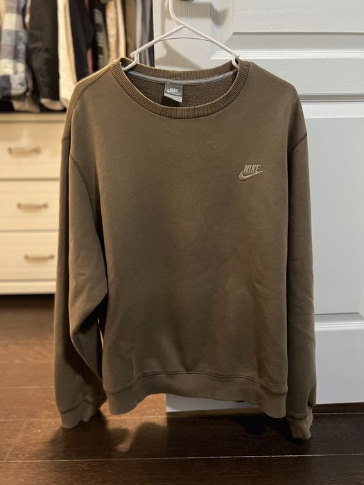 Nike discount crewneck tan