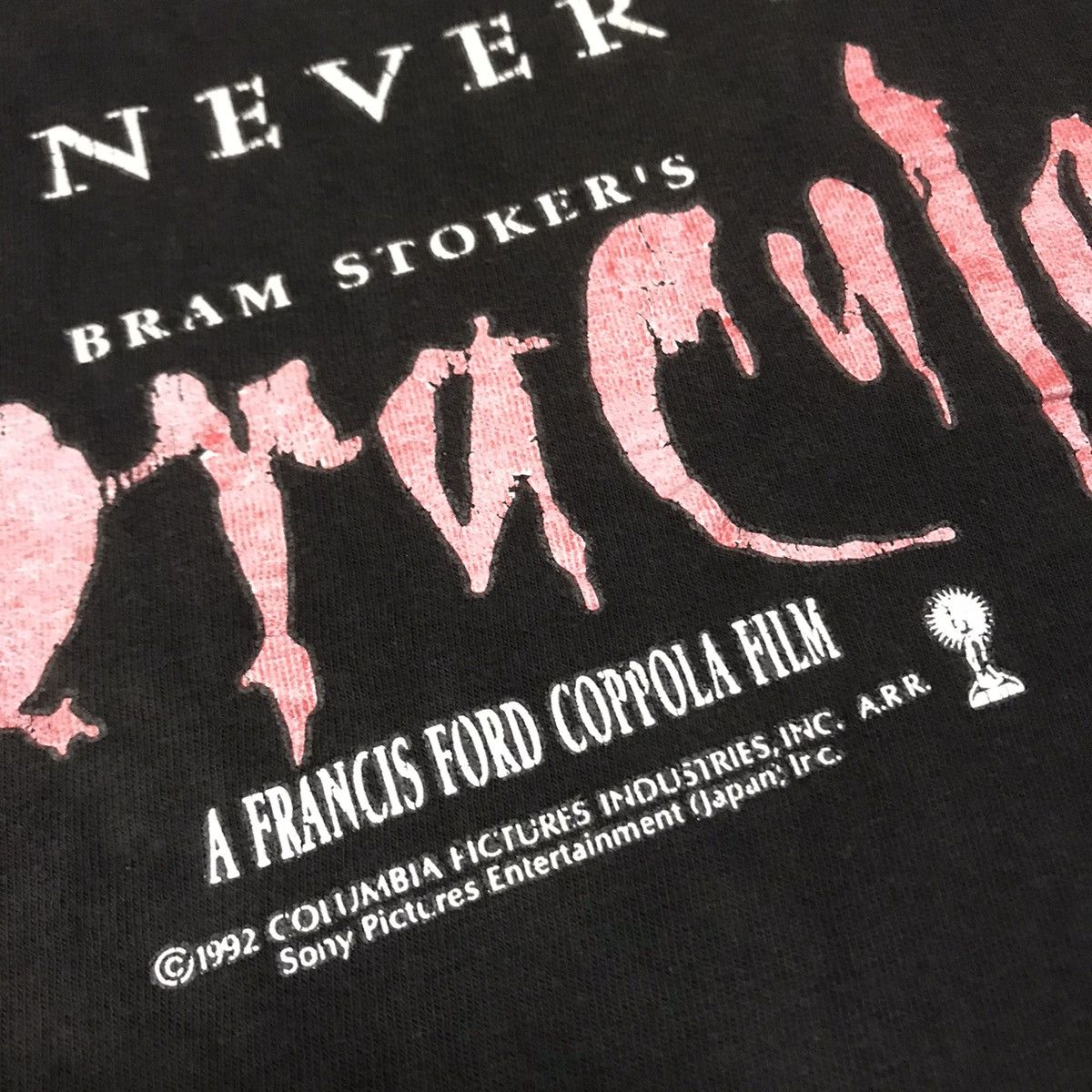 Vintage BRAM STOKER’S DRACULA MOVIE BY COLUMBIA PICTURES 1992 RARE Size US L / EU 52-54 / 3 - 5 Thumbnail