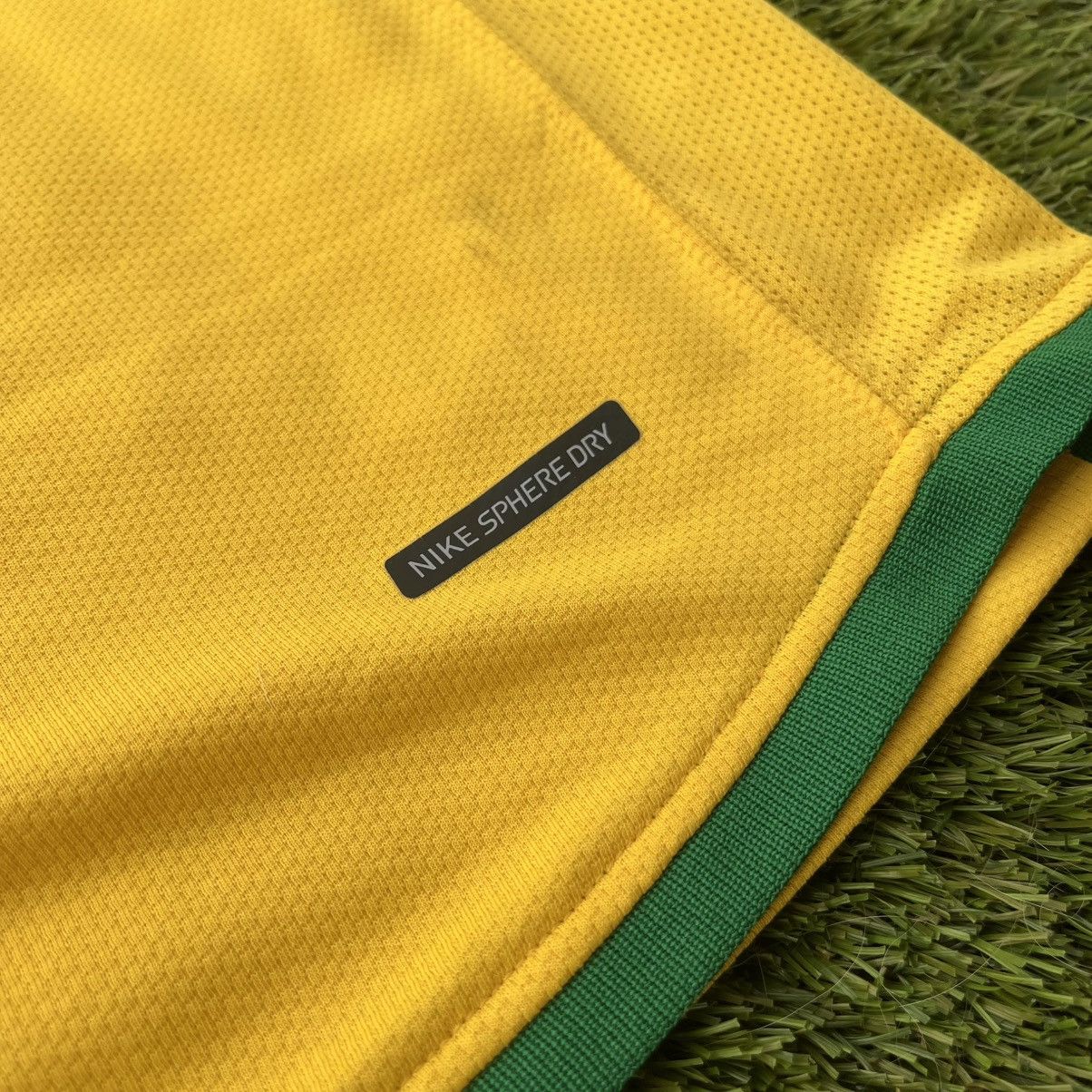 Nike Vintage Nike Brazil 2006 Football Jersey Ronaldo Era Shirt Size US XL / EU 56 / 4 - 14 Thumbnail
