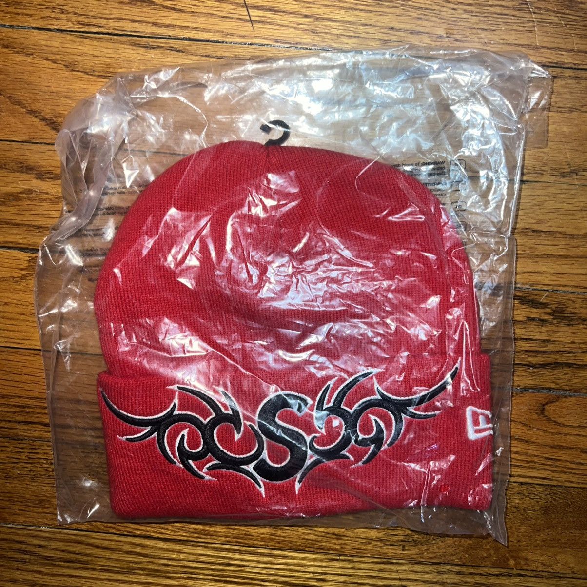 New Era × Supreme In-Hand New Era Tribal S Logo Beanie Red One